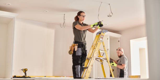 Best Affordable Emergency Electrician  in Munday, TX